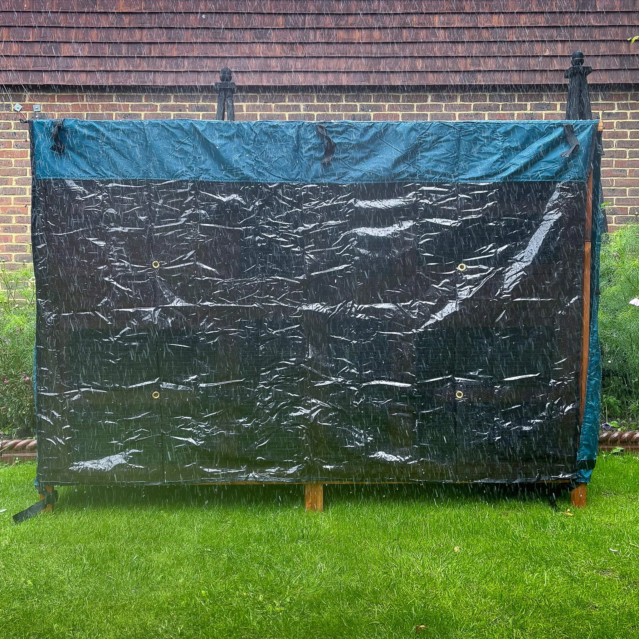 6ft Chartwell Double Guinea Pig Hutch Cover | Protect Your Hutch From The Weather With Day Dry™ Rain Covers