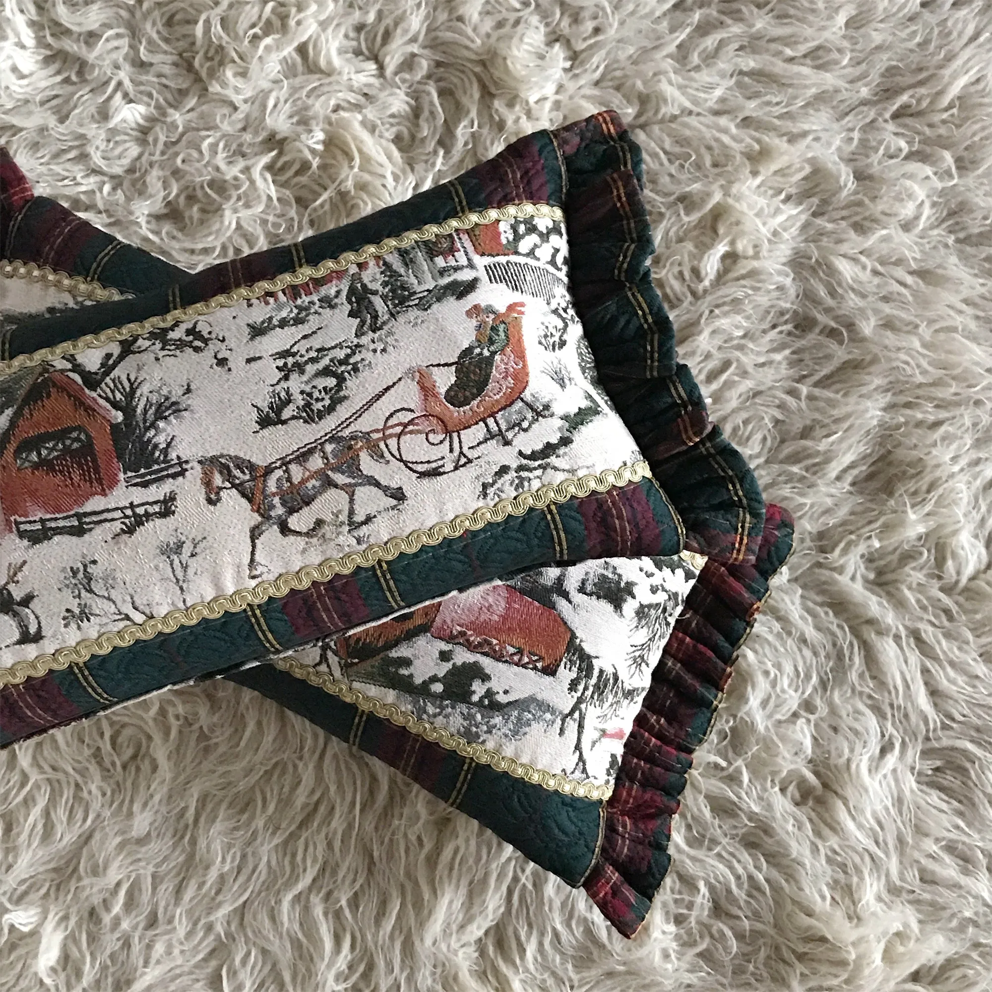 Traditional Winter Sleigh Ride Woven Lumbar Pillow Cover 11x20